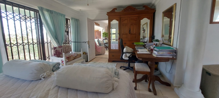 4 Bedroom Property for Sale in Wavecrest Eastern Cape